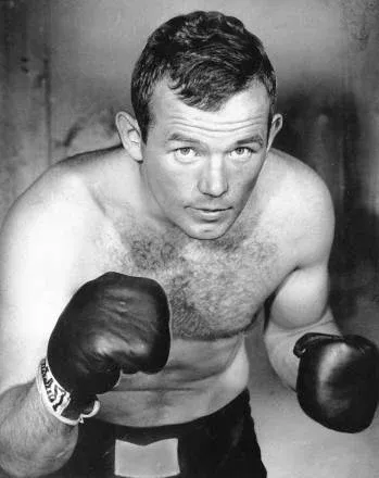 Ingemar Johansson med boxhandskar